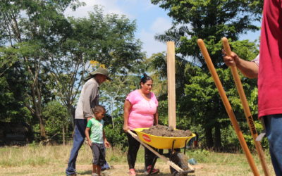 Construcción de viveros agroforestales en la Zona de Reserva Campesina del Valle del rio Cimitarra.